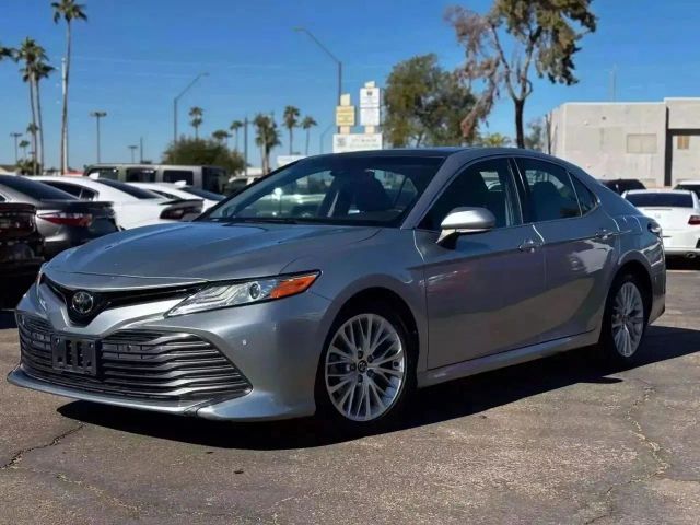 2018 Toyota Camry XLE V6 FWD photo