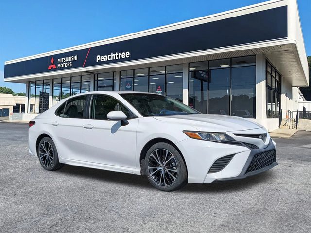 2018 Toyota Camry SE FWD photo