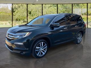 2017 Honda Pilot Touring FWD photo