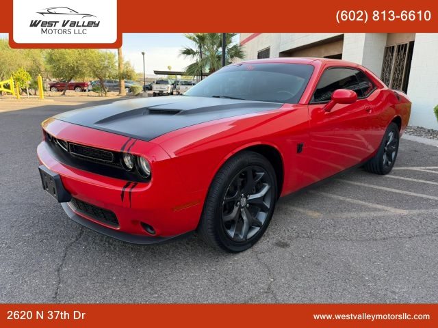 2016 Dodge Challenger SXT RWD photo
