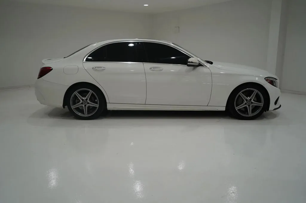 2018 Mercedes-Benz C-Class C 300 RWD photo