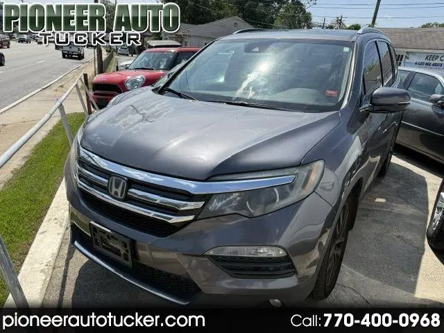 2017 Honda Pilot Touring FWD photo