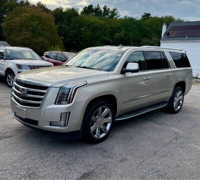 2017 Cadillac Escalade ESV Luxury 4WD photo