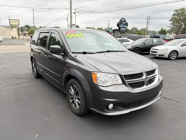 2017 Dodge Grand Caravan SXT FWD photo