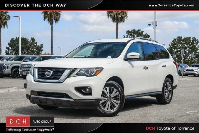 2017 Nissan Pathfinder SV 4WD photo