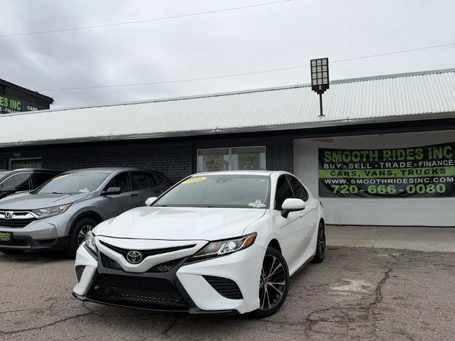 2018 Toyota Camry SE FWD photo