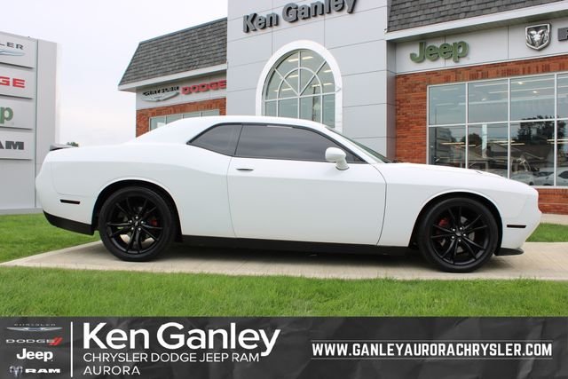2018 Dodge Challenger SXT RWD photo