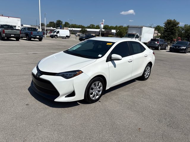 2018 Toyota Corolla LE FWD photo