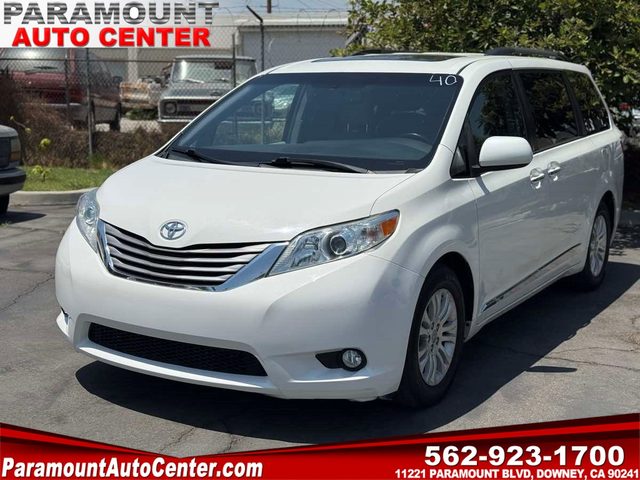 2017 Toyota Sienna XLE Premium FWD photo