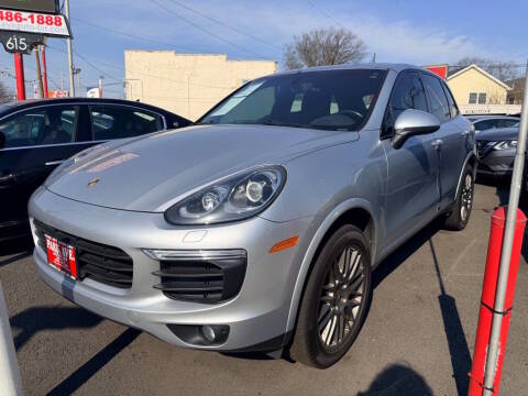 2018 Porsche Cayenne Platinum Edition AWD photo