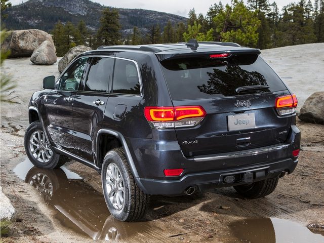 2015 Jeep Grand Cherokee Altitude RWD photo