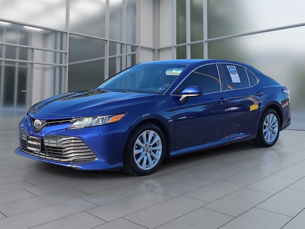 2018 Toyota Camry LE FWD photo