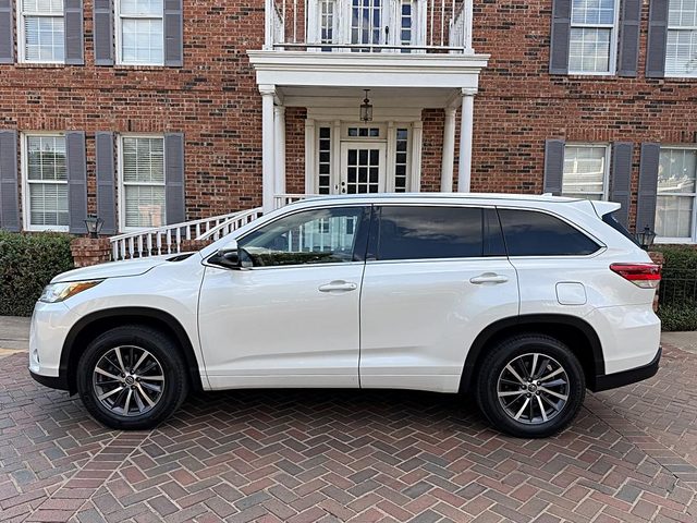 2018 Toyota Highlander XLE FWD photo