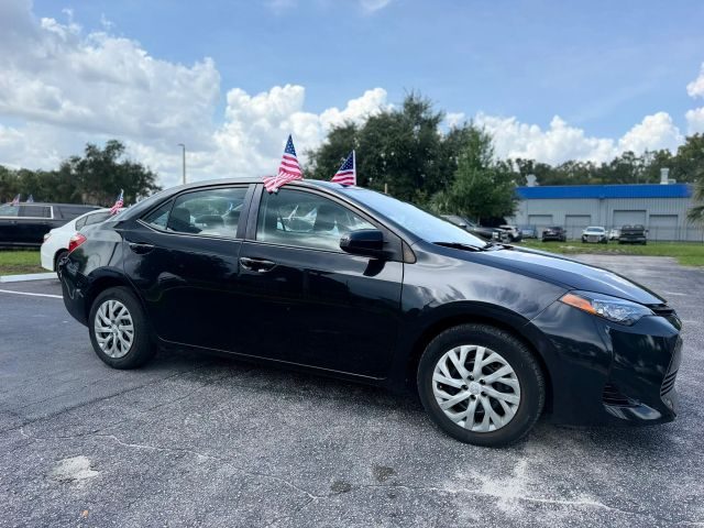 2018 Toyota Corolla LE FWD photo