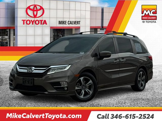2018 Honda Odyssey Touring FWD photo
