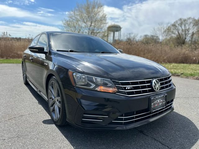 2018 Volkswagen Passat R-Line FWD photo