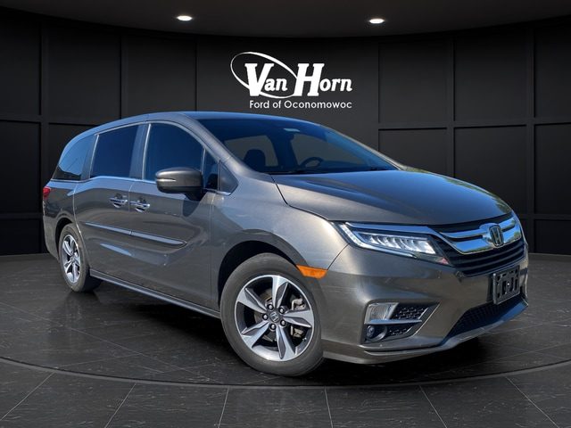 2018 Honda Odyssey Touring FWD photo