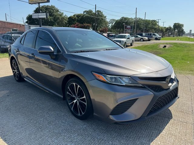 2018 Toyota Camry SE FWD photo