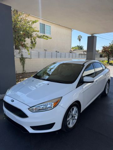 2018 Ford Focus SE FWD photo