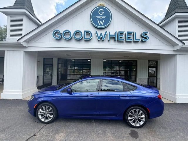 2015 Chrysler 200 S FWD photo