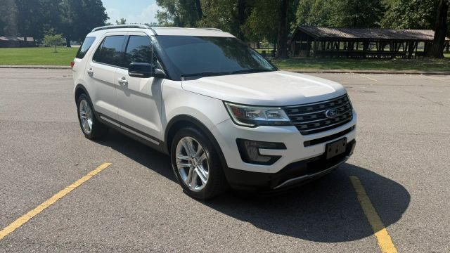 2017 Ford Explorer XLT FWD photo
