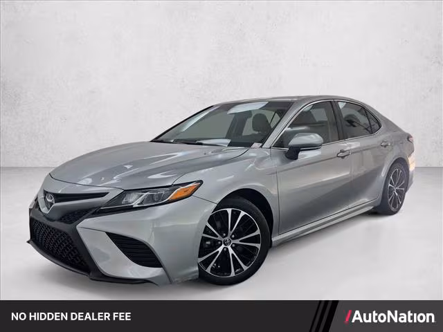 2018 Toyota Camry SE FWD photo
