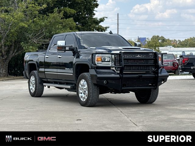 2018 GMC Sierra 2500HD Denali 4WD photo