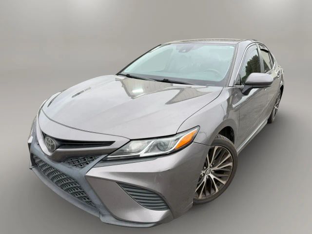 2018 Toyota Camry SE FWD photo