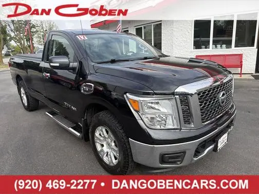 2017 Nissan Titan SV 4WD photo