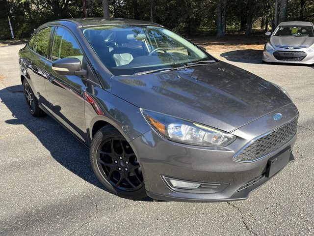 2016 Ford Focus SE FWD photo
