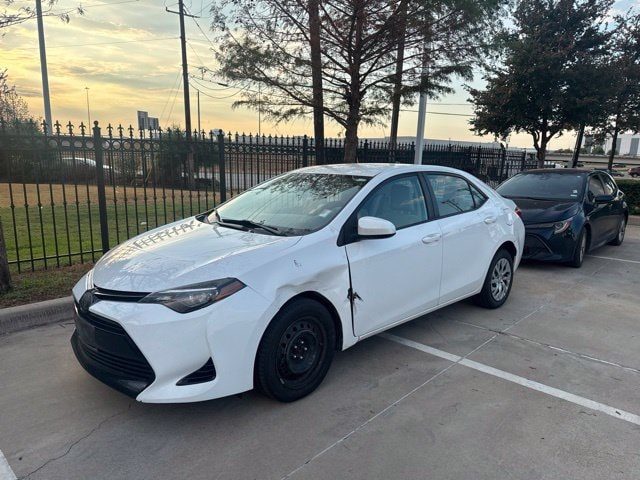 2018 Toyota Corolla LE FWD photo
