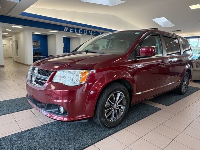 2017 Dodge Grand Caravan SXT FWD photo