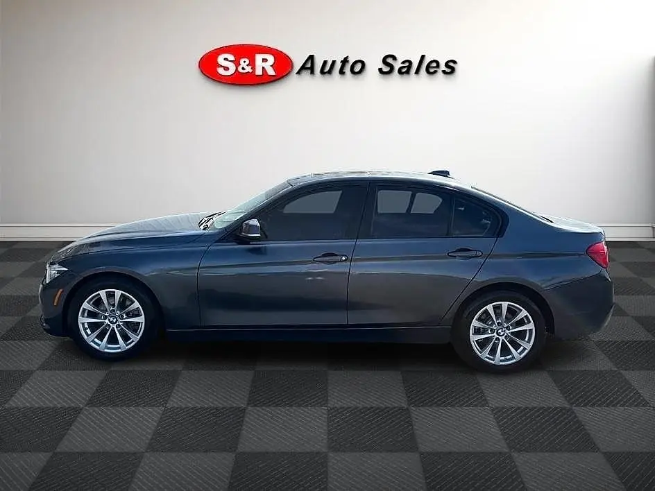 2018 BMW 3 Series 320i xDrive AWD photo