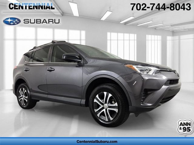 2018 Toyota RAV4 LE FWD photo