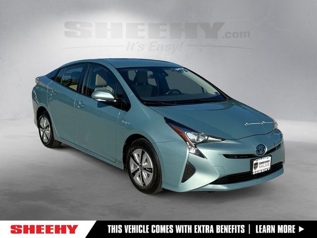 2017 Toyota Prius Three FWD photo