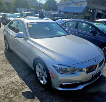 2017 BMW 3 Series 330i RWD photo