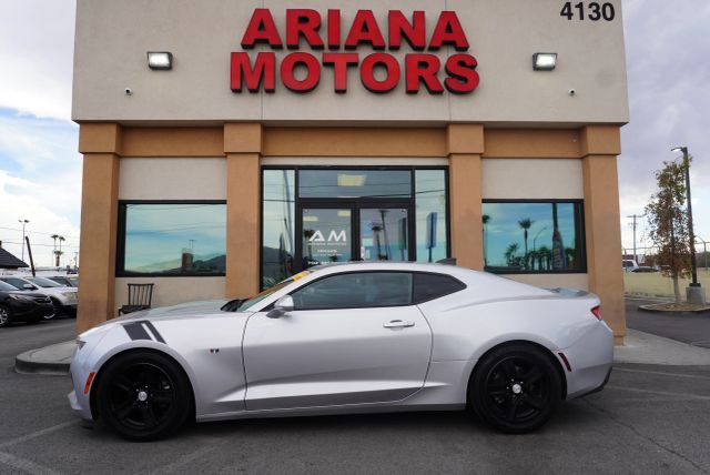 2018 Chevrolet Camaro 1LT RWD photo