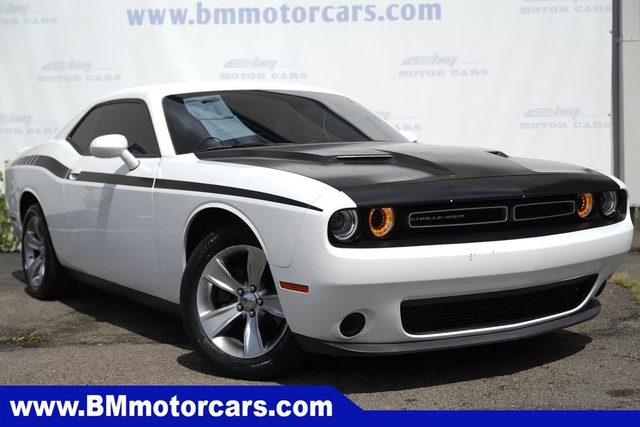 2018 Dodge Challenger SXT RWD photo