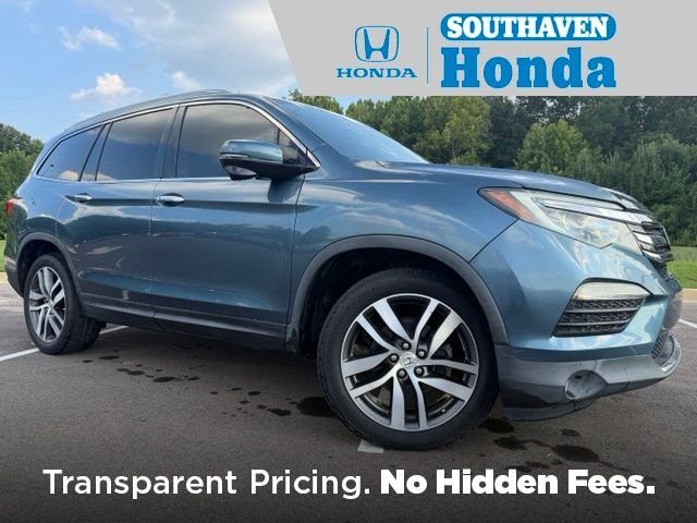 2017 Honda Pilot Touring FWD photo