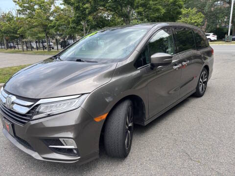 2018 Honda Odyssey Elite FWD photo