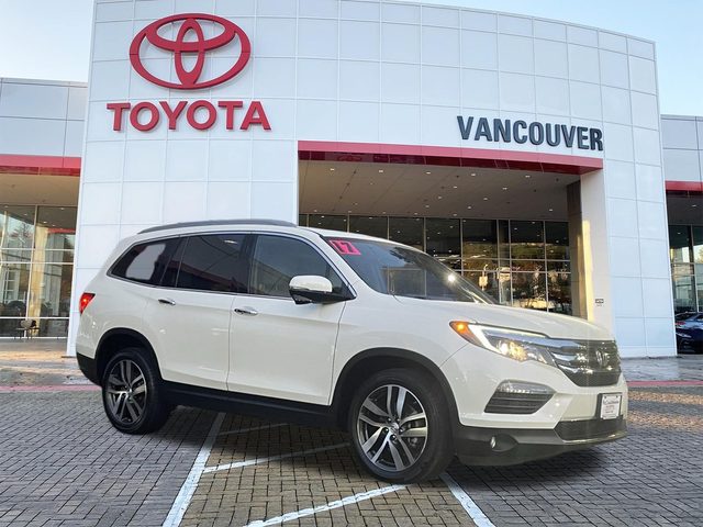 2017 Honda Pilot Touring AWD photo