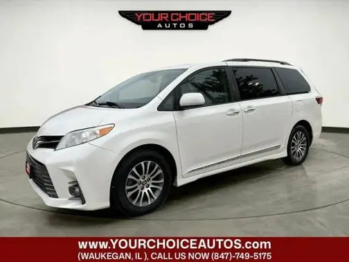 2018 Toyota Sienna XLE FWD photo
