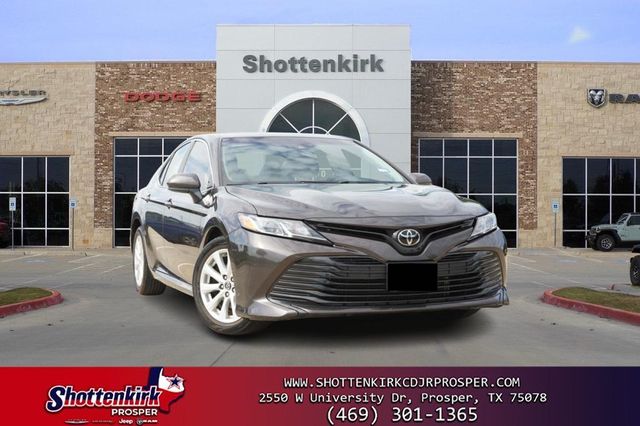 2018 Toyota Camry LE FWD photo