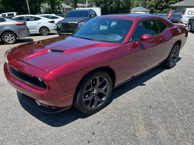2018 Dodge Challenger SXT RWD photo