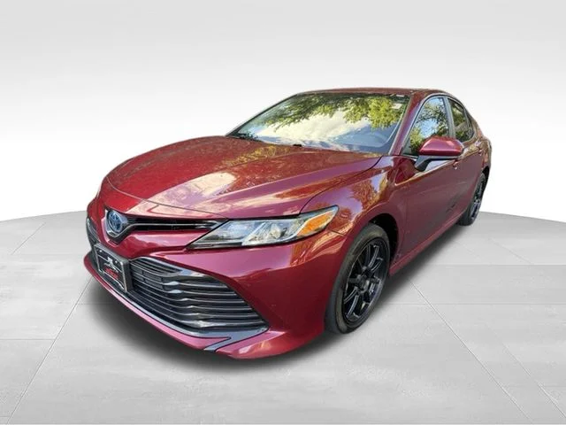 2018 Toyota Camry Hybrid LE FWD photo