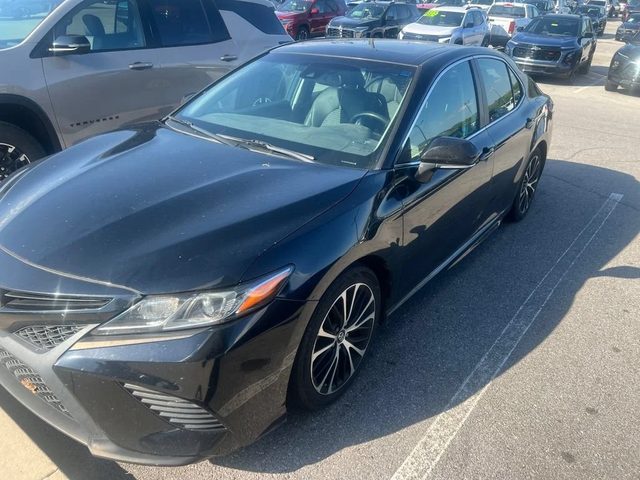 2018 Toyota Camry SE FWD photo