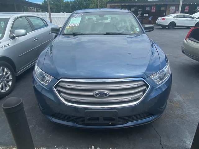 2018 Ford Taurus SE FWD photo