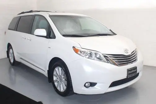2017 Toyota Sienna Limited AWD photo