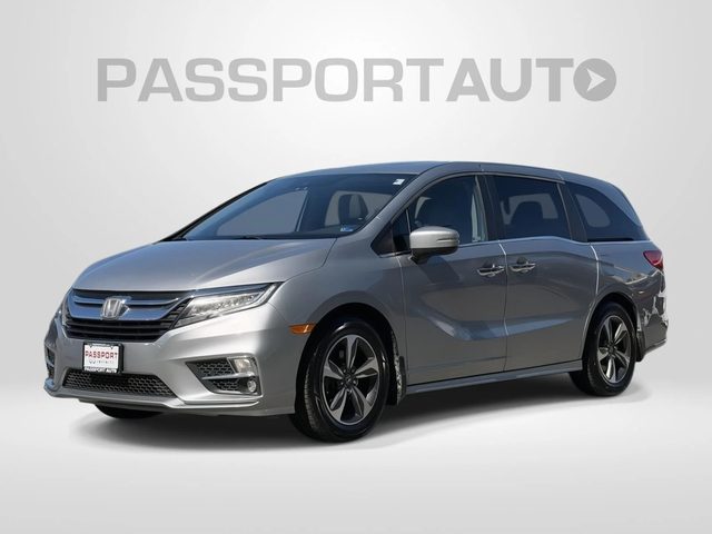2018 Honda Odyssey Touring FWD photo