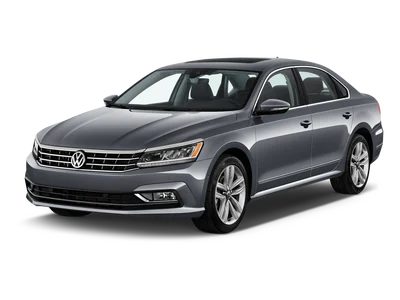 2018 Volkswagen Passat R-Line FWD photo